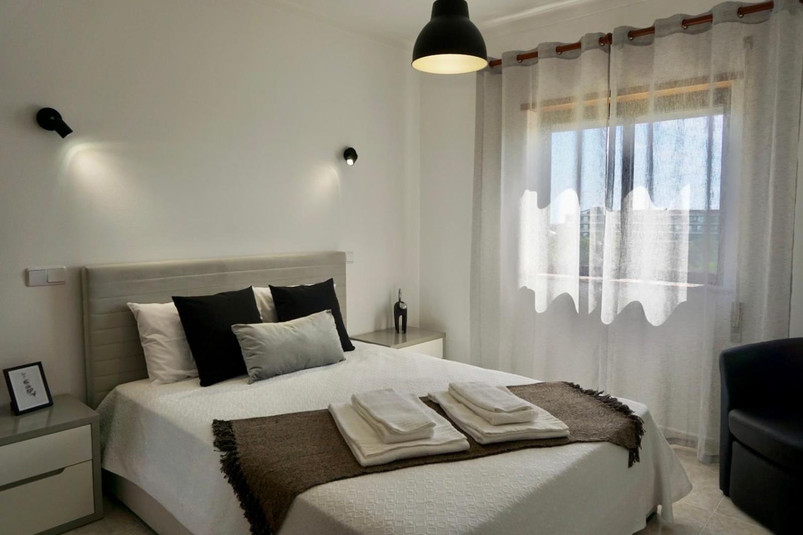 Cozy Alvor Retreat - Sunset Balcony, Wi-Fi & Ac 아파트 외부 사진