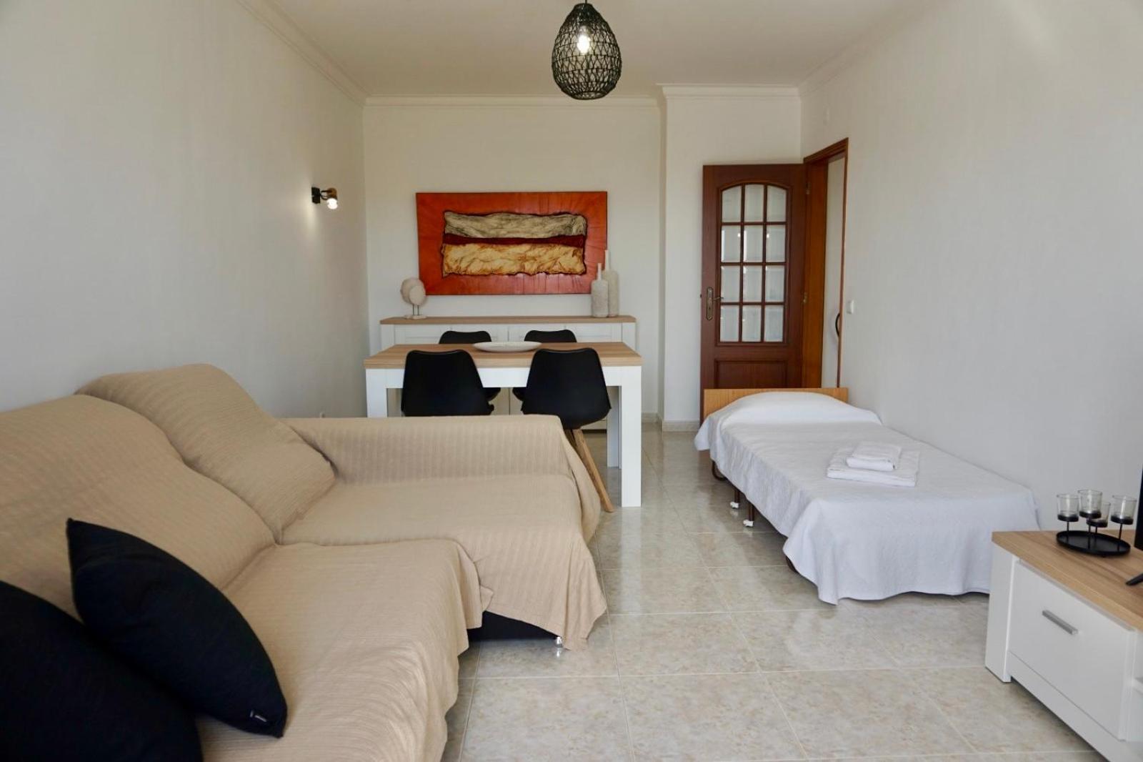 Cozy Alvor Retreat - Sunset Balcony, Wi-Fi & Ac 아파트 외부 사진