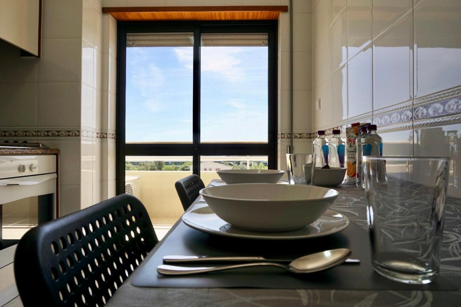Cozy Alvor Retreat - Sunset Balcony, Wi-Fi & Ac 아파트 외부 사진